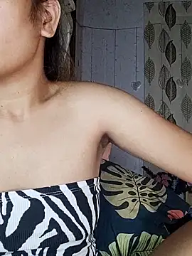 Sweet Asian25 online show from January 31, 10:19 pm