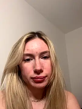 SexySaraxxoo online show from December 14, 3:29 pm