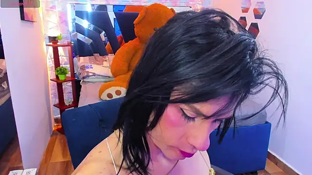 Charlotte Landry   online show from March 17, 6:45 pm