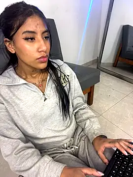 Deysha Garcias online show from November 5, 4:01 pm