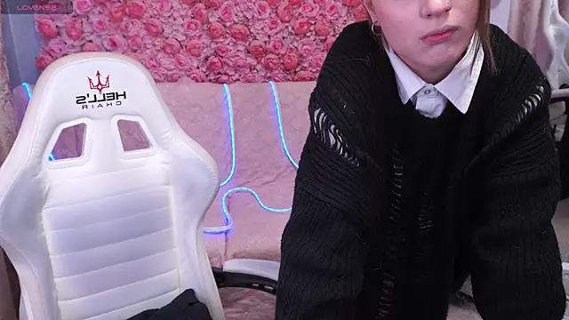 FoxyMayy online show from April 13, 4:14 am