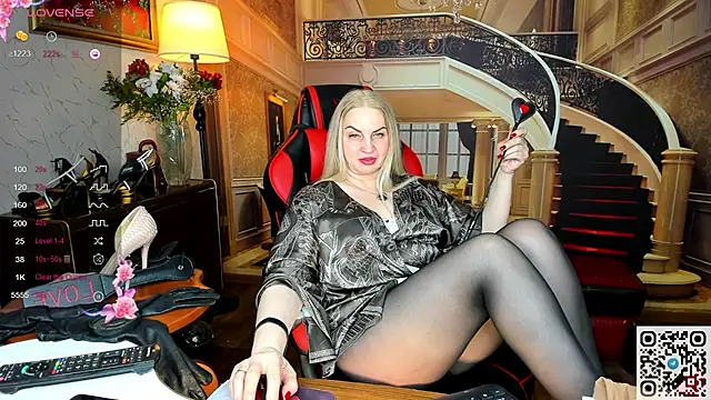 Nina Devillle online show from March 12, 11:18 pm