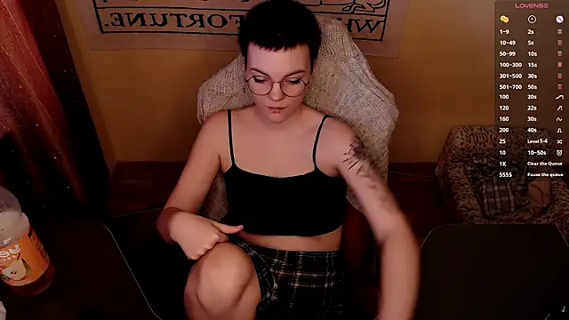 KrisNeal online show from March 23, 9:59 am