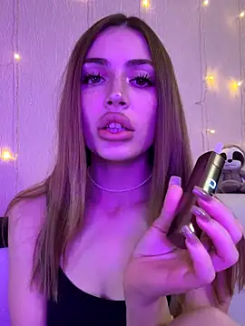 Elizabeth Tay online show from November 19, 5:24 pm