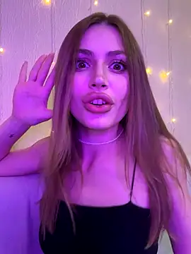 Elizabeth Tay online show from November 27, 6:33 pm