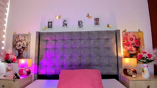 Linda Fosterr online show from April 16, 8:19 pm