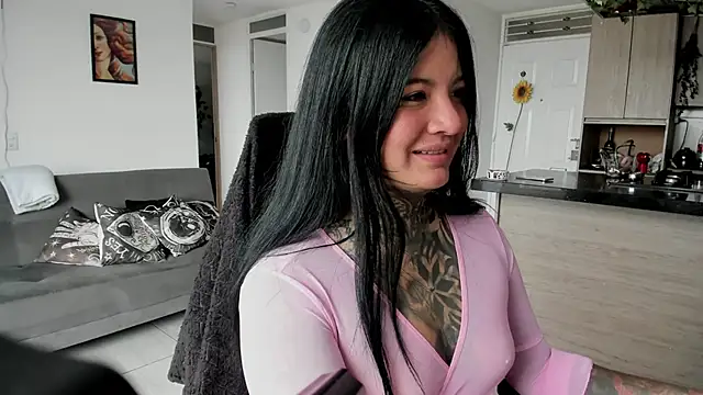 Unatatuada online show from April 13, 8:31 pm