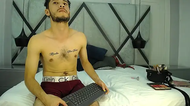 EthanCollen online show from November 6, 10:59 pm