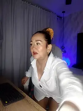 BunnyGlow50 online show from October 1, 3:33 am