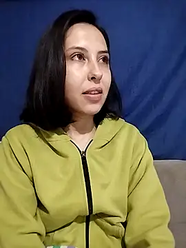 scarletoficial online show from July 18, 1:53 am