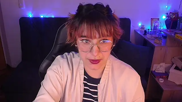 Miacatsito3 online show from March 17, 3:54 am