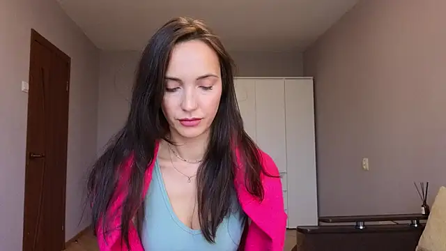 Lillian-Clark online show from October 1, 7:57 am