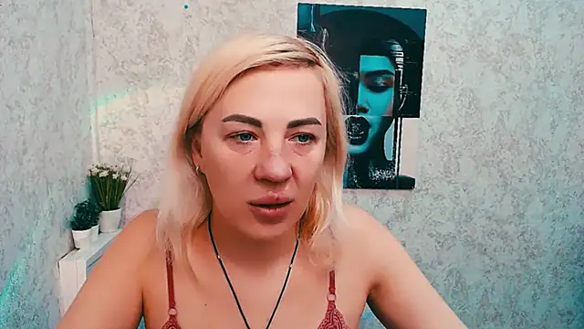 EmmaCat  online show from February 21, 6:14 am