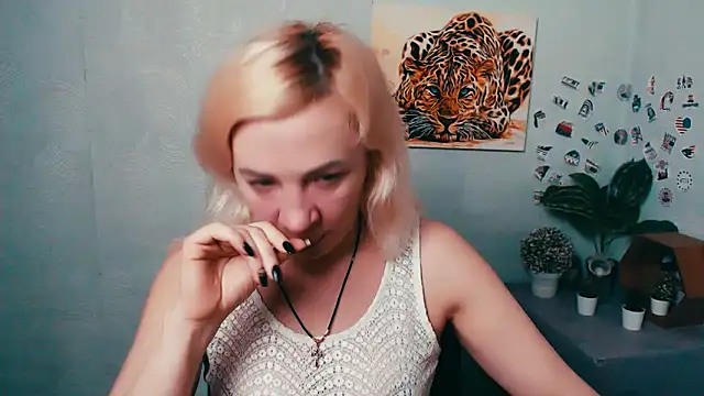 EmmaCat  online show from March 5, 5:58 am