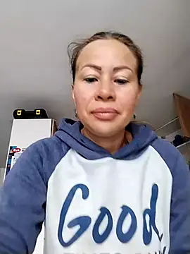 LaraCaliente online show from October 15, 11:35 am