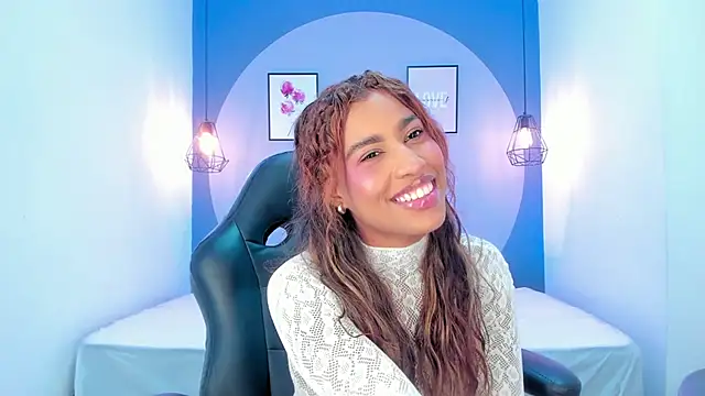 Snapshot of selena_monroy chatting on October 19, 1:24 pm selena monroy online show from October 19, 1:24 pm