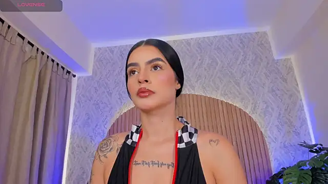 Snapshot of Sophiie_Belle chatting on October 17, 1:14 pm Sophiie Belle online show from October 17, 1:14 pm