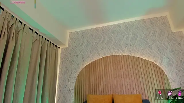 Snapshot of Sophiie_Belle chatting on September 14, 11:57 pm Sophiie Belle online show from September 14, 11:57 pm