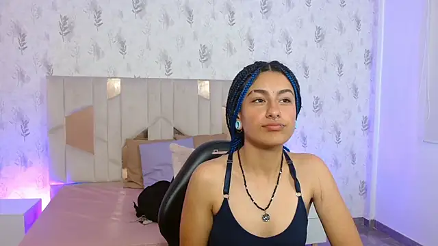 Snapshot of DAKOTA_TAY1 chatting on October 27, 12:01 pm DAKOTA TAY1 online show from October 27, 12:01 pm