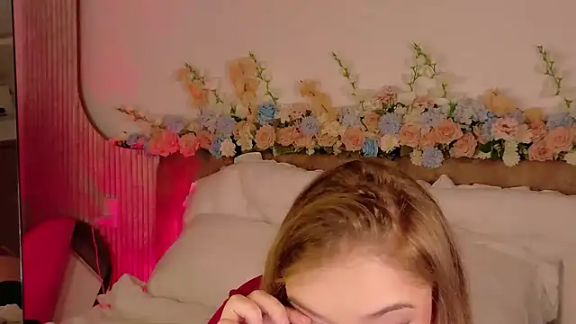 Lilith Bonheur online show from April 16, 8:19 pm