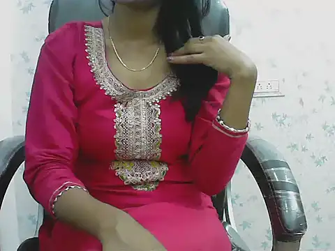 short girl  online show from March 25, 10:34 pm