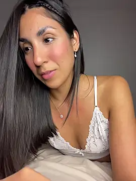 MaddyX   online show from May 10, 8:33 pm