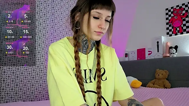 LilithPoison online show from January 17, 6:15 pm