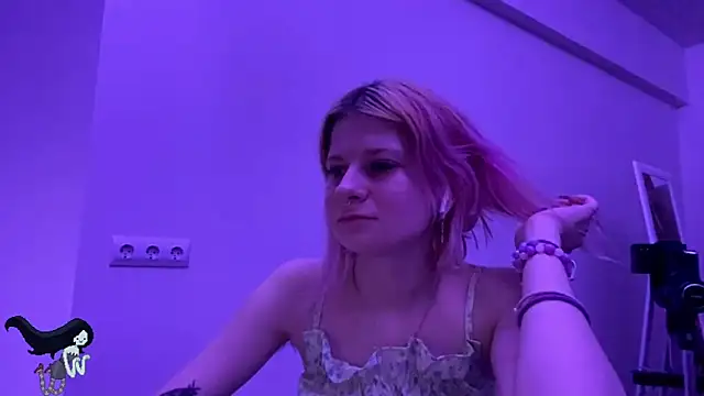 Snapshot of PinkVampire chatting on October 30, 9:38 pm PinkVampire online show from October 30, 9:38 pm