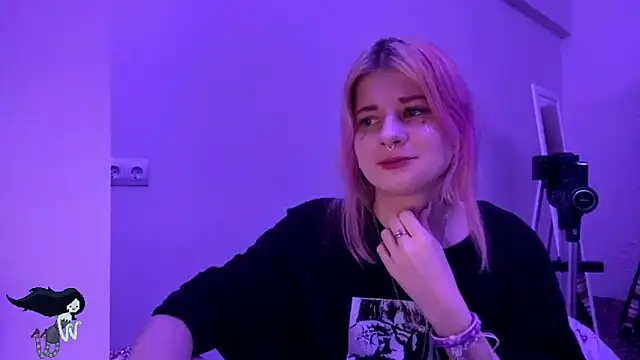 Snapshot of PinkVampire chatting on October 27, 9:53 pm PinkVampire online show from October 27, 9:53 pm