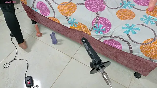 hot couple42 online show from April 10, 7:31 pm