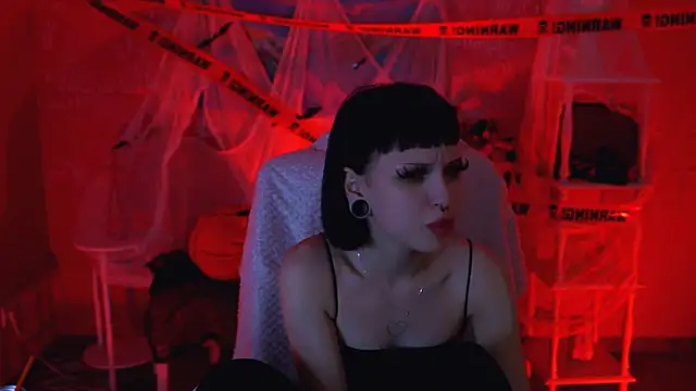 MiaCain online show from October 20, 8:12 pm