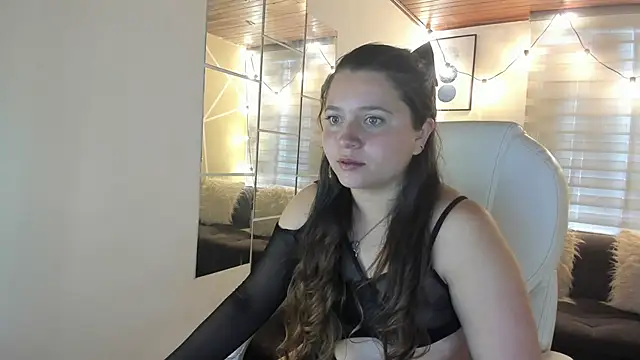 sophiee09  online show from November 3, 2:21 pm