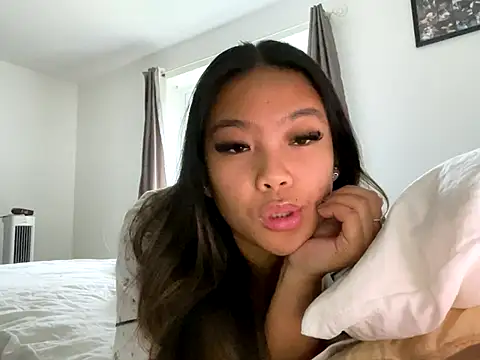 Snapshot of MissCherryyxox chatting on October 26, 3:29 pm MissCherryyxox online show from October 26, 3:29 pm