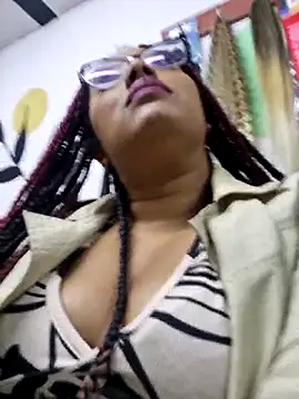 Ebony-Goddess19 online show from November 2, 9:18 pm