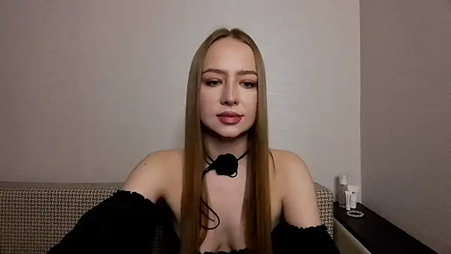 MissOyee online show from September 20, 6:28 pm