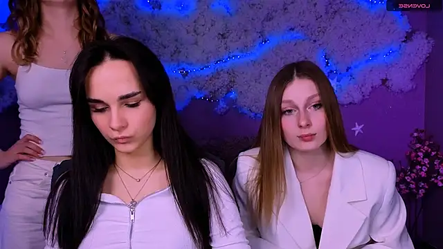 ariana ross7 online show from March 27, 8:20 pm