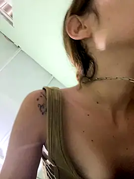 loirinhaaa online show from October 13, 3:58 pm