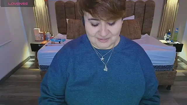 Snapshot of Sasharosee2 chatting on October 4, 12:11 pm Sasharosee2 online show from October 4, 12:11 pm