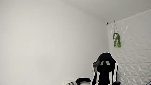 Dakota x18 online show from February 21, 8:09 pm