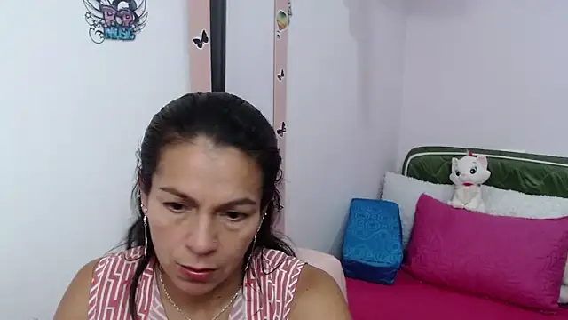 camilavargas  online show from January 14, 10:26 pm