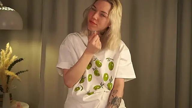 DianeHonnette online show from April 4, 7:45 pm