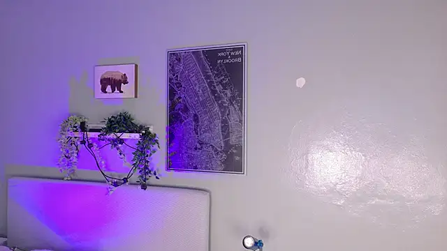 KeendraFox  online show from April 12, 11:35 am