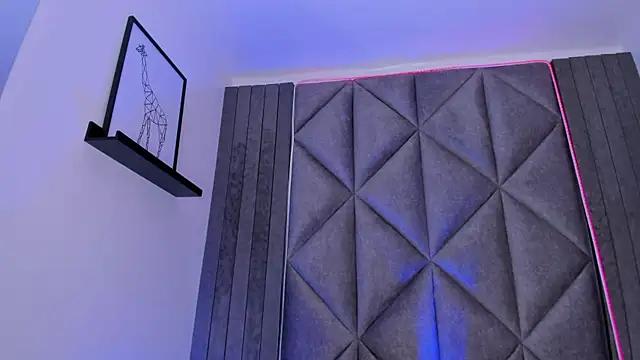 KeendraFox  online show from September 23, 7:45 pm