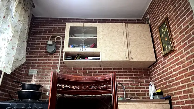 EmmaLeexth online show from April 2, 11:51 am