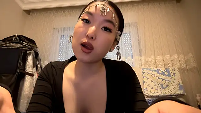 EmmaLeexth online show from January 18, 7:59 am