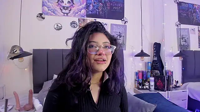 SabrinaV  online show from July 4, 11:28 am