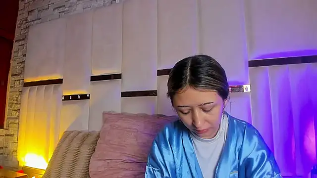 ANLLELOAndANGELA online show from February 3, 4:23 pm