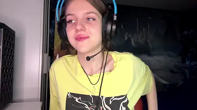 Elira Breeze online show from November 20, 12:28 pm