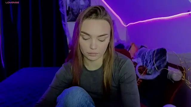 KitsyMoore online show from November 2, 2:42 pm