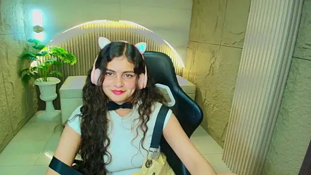 dany r  online show from February 21, 6:41 pm